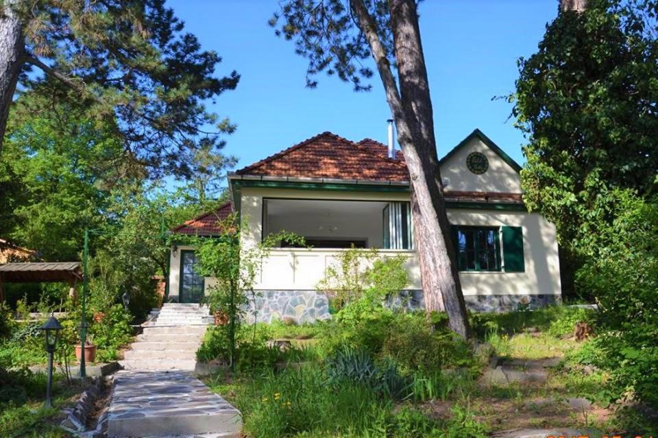 Edit Villa Matrafured Luaran gambar