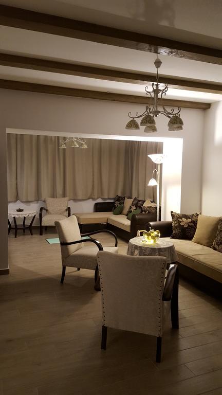 Edit Villa Matrafured Luaran gambar